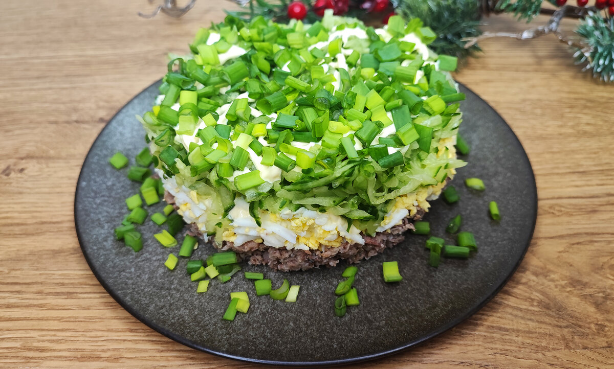 Обычный консервированный салат, который удивляет своей простотой и вкусом