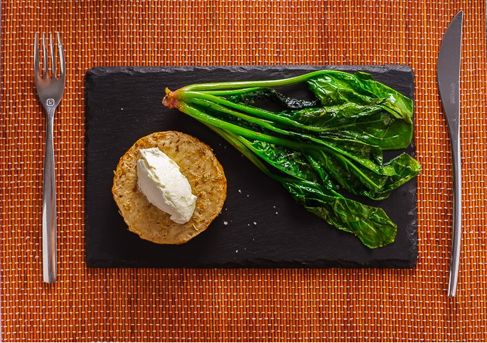 Запечённый корень сельдерея — простой рецепт на вечер, который удивит гостей