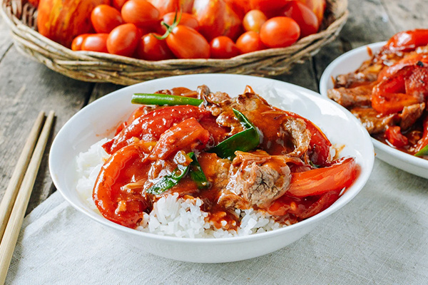 Китайская говядина с томатами: уютный стир-фрай с изысканным соусом