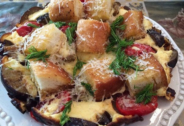 Яичница с баклажанами и томатами: новый взгляд на привычное блюдо