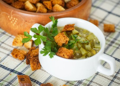 Постный рассольник: как приготовить питательный суп для всей семьи