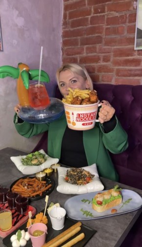 Настенька: бар, где отражается розовый гламур и авторские коктейли