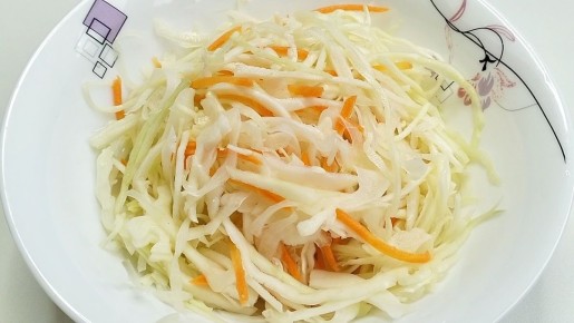 Квашеная капуста: простой рецепт с морковью и солью