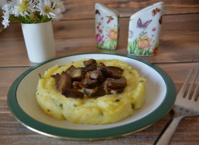 Насладитесь аппетитными картофельными гнёздами с белыми грибами