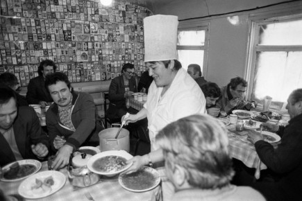 Возвращение советского вкуса: почему блюда из столовых снова в тренде