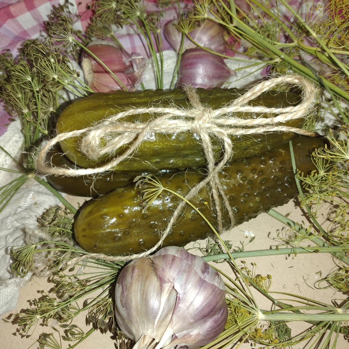 Как переработать излишки огурцов: удивительный рецепт засолки