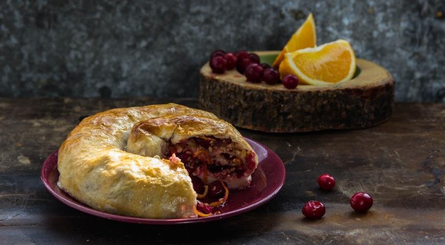 Нежный дрожжевой пирог с клюквой: вкус, который вдохновляет