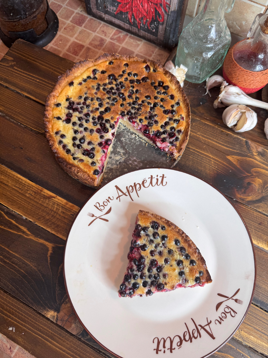 Идеальный пирог с черной смородиной: легкий рецепт для любого повода