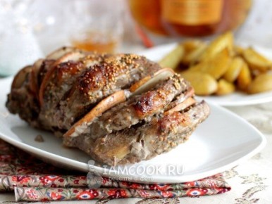 Необычное новогоднее блюдо: свинина с грушей в маринаде