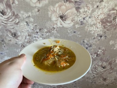 Быстрый суп с фрикадельками и вермишелью: удостойте своей кухней