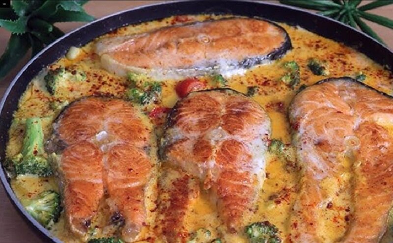 Изысканный лосось в сливочном соусе: легкий способ удивить гостей