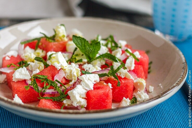 Летние салаты: Как насладиться свежестью и собрать урожай витаминов