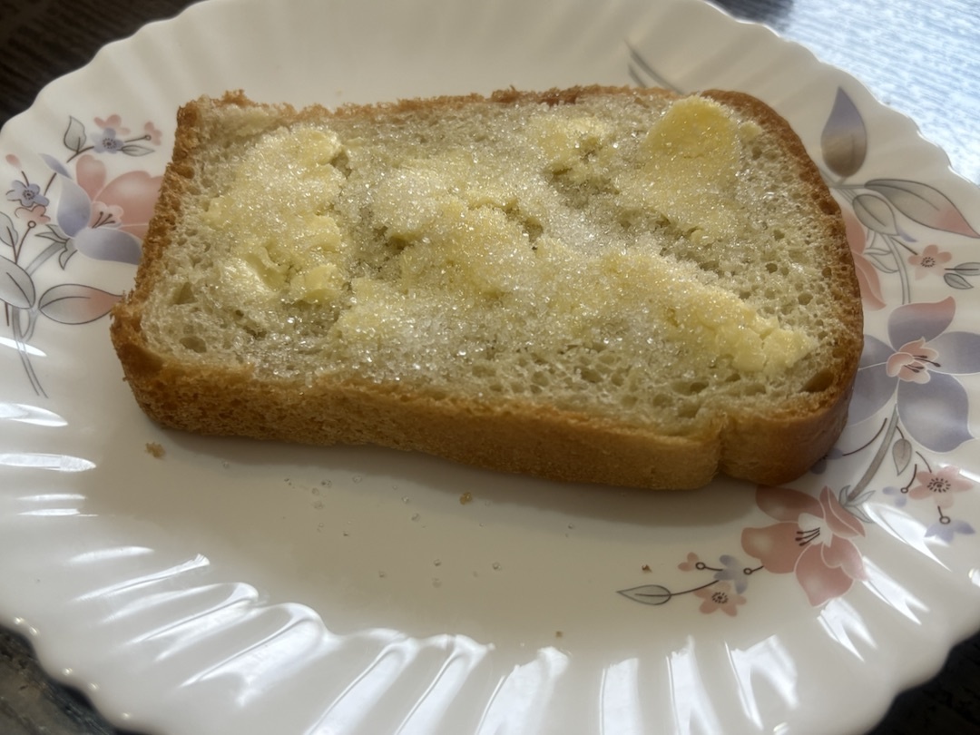 Восстановление вкуса детства: хлеб с сахаром, который не сравнится с современными десертами