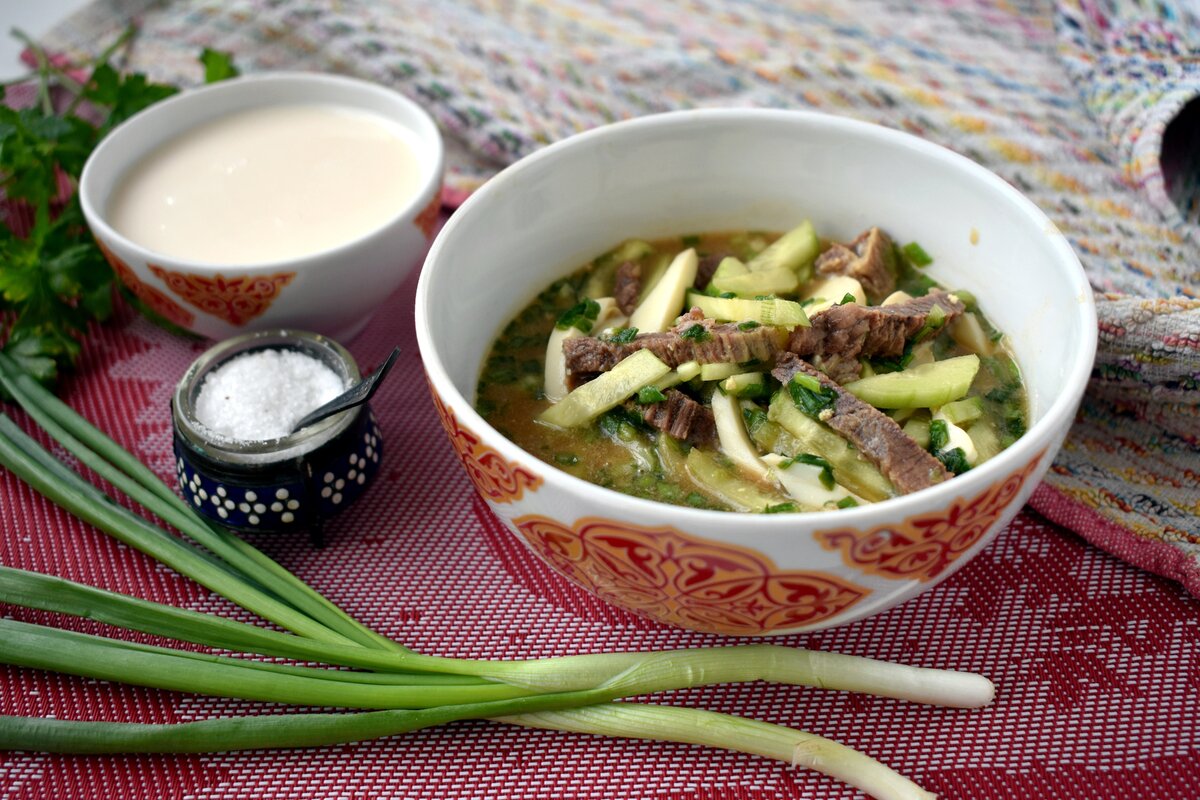 Секреты татарской окрошки: освежающий рецепт для жаркого лета