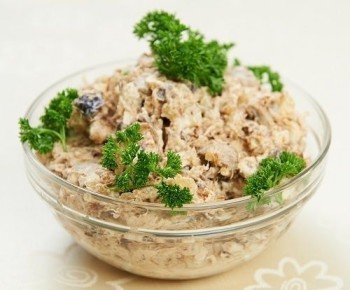 Салат «Зимушка»: сытное лакомство для зимних вечеров