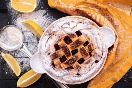 Вкусная гармония вишни и теста: как приготовить пирог в клеточку