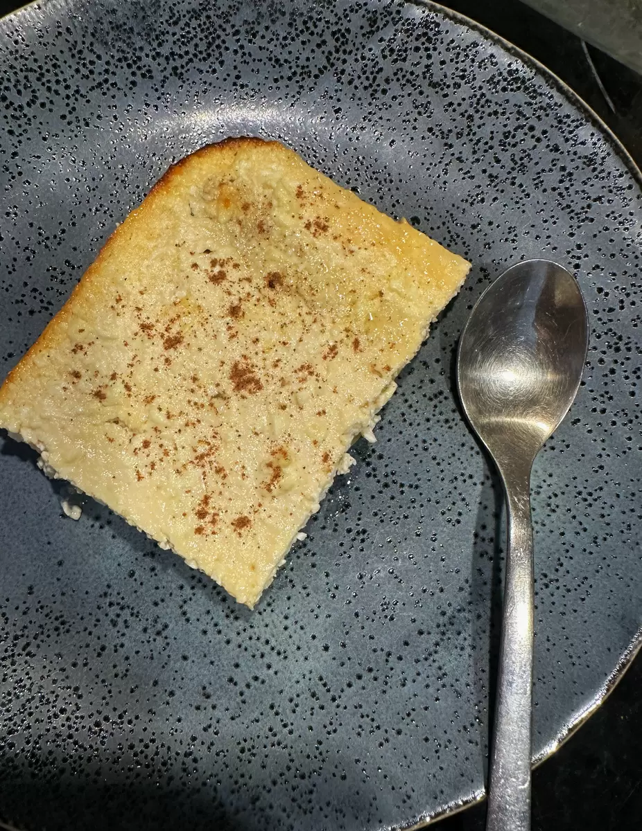 Легкая творожная запеканка с кефиром и бананами — идеальный завтрак