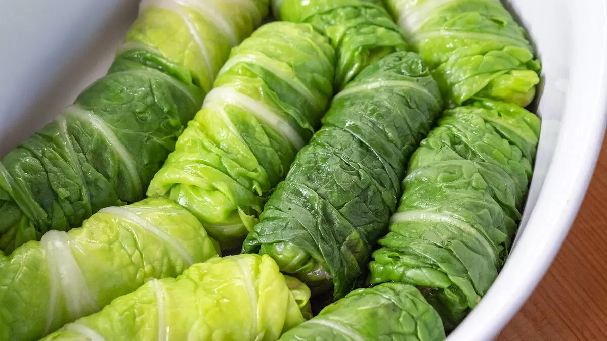 Голубцы на новый лад: рецепт с необычным соусом