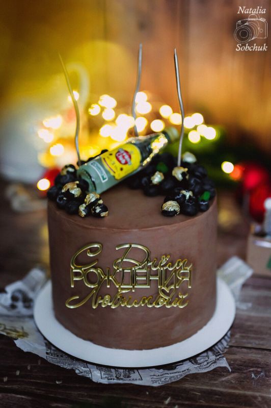 Изумительный торт с черной смородиной и сливками