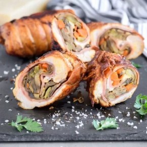 Кулинарный шедевр: куриные рулетики с грибами и овощами