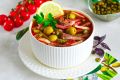 Солянка мясная сборная: как сварить идеальный суп для любого праздника