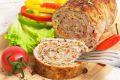 Нежный мясной рулет с овощами: просто и вкусно