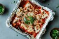 Запечённый тофу с острым чесночным соусом: лёгкий и яркий акцент летнего меню